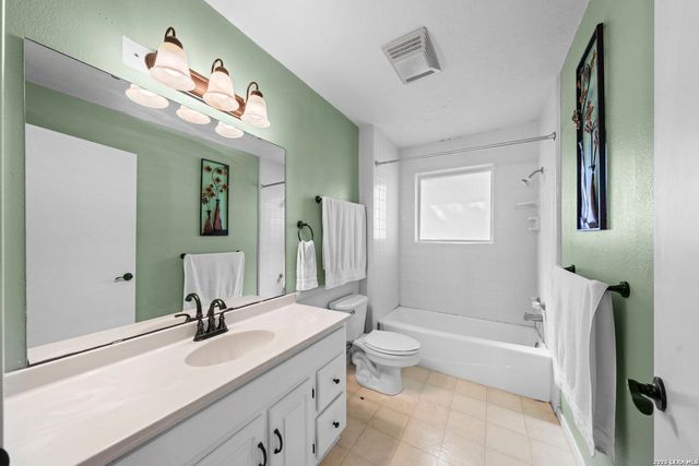 106 Seamoor, Fredericksburg, TX 78624