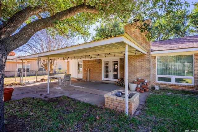 106 Seamoor, Fredericksburg, TX 78624