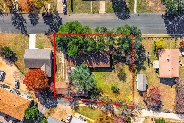 106 Seamoor, Fredericksburg, TX 78624