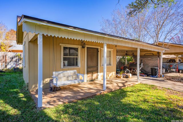 106 Seamoor, Fredericksburg, TX 78624