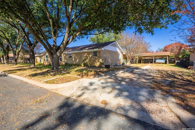 106 Seamoor, Fredericksburg, TX 78624