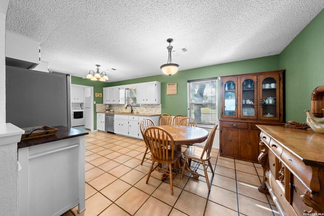 106 Seamoor, Fredericksburg, TX 78624