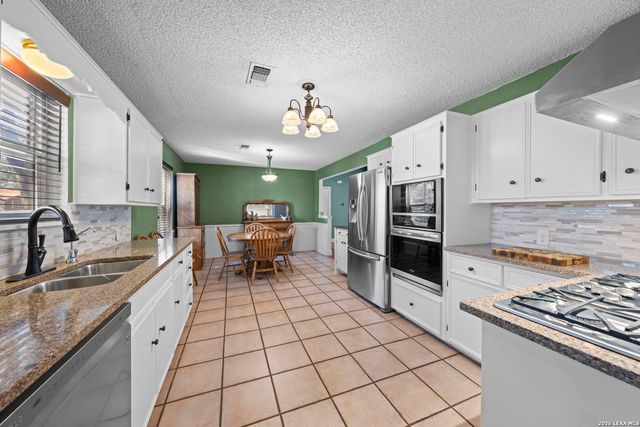 106 Seamoor, Fredericksburg, TX 78624