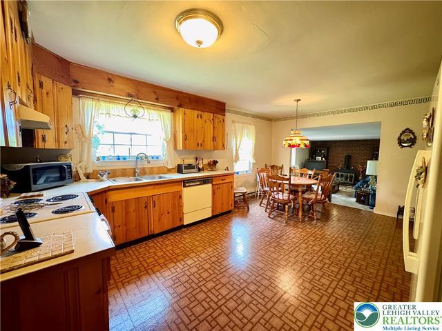 5705 Bel Air Drive, Upper Saucon Twp, PA 18036