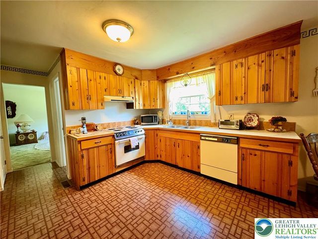 5705 Bel Air Drive, Upper Saucon Twp, PA 18036