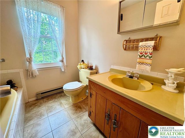 5705 Bel Air Drive, Upper Saucon Twp, PA 18036