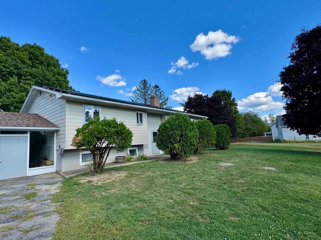 252 Mountain View Drive, Newport City, VT 05855