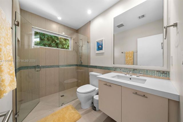 4595 N Jefferson Ave, Miami Beach, FL 33140