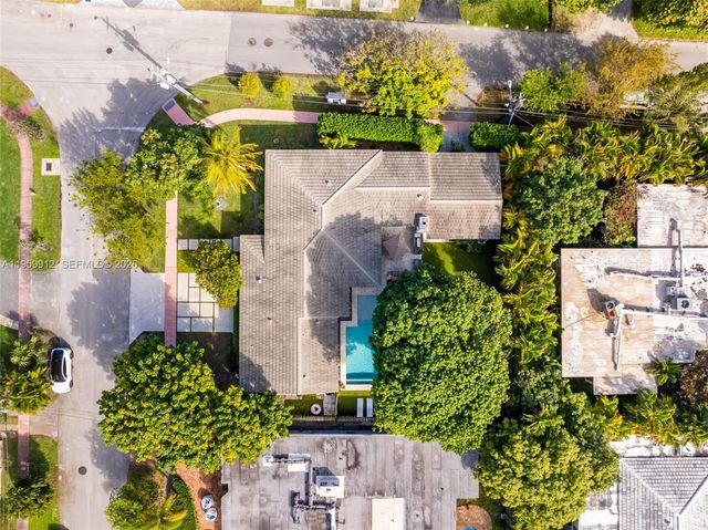 4595 N Jefferson Ave, Miami Beach, FL 33140