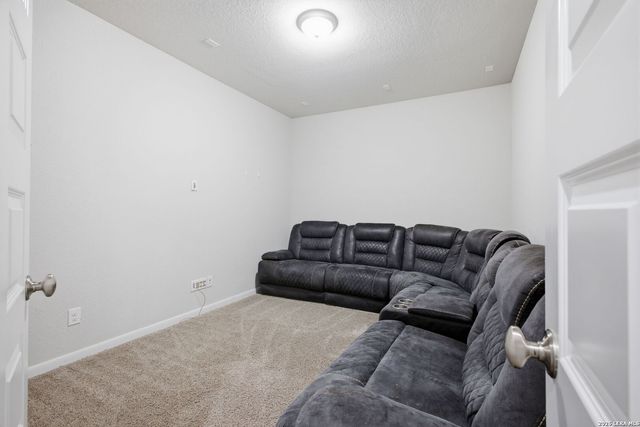 2107 Cullum Park, San Antonio, TX 78253