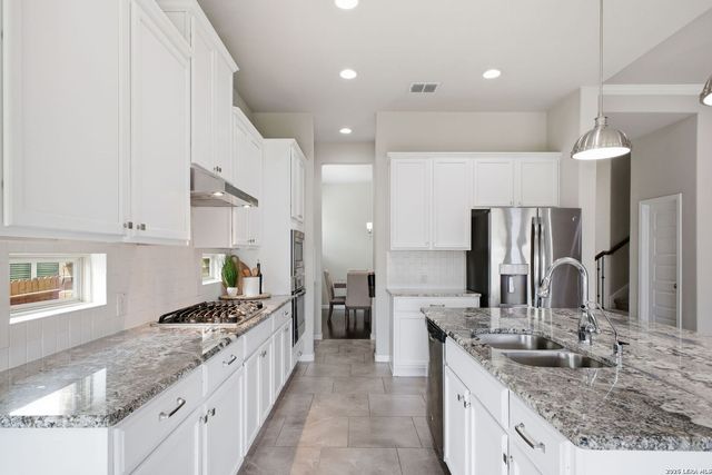 2107 Cullum Park, San Antonio, TX 78253