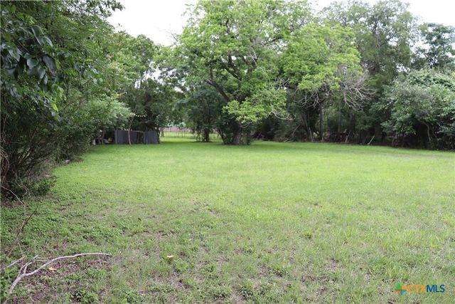 1006 Johnson Street, Lockhart, TX 78644