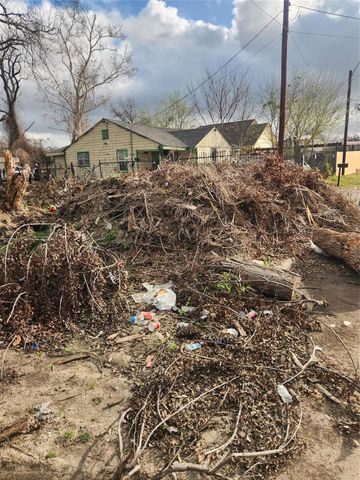 1068 Granville Street, Houston, TX 77091