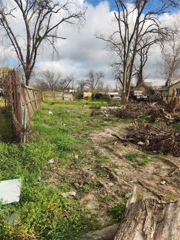 1068 Granville Street, Houston, TX 77091