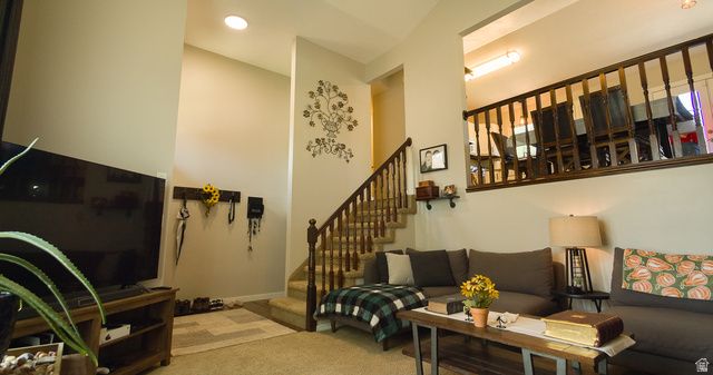 823 E CREEKSIDE DR, Layton, UT 84041