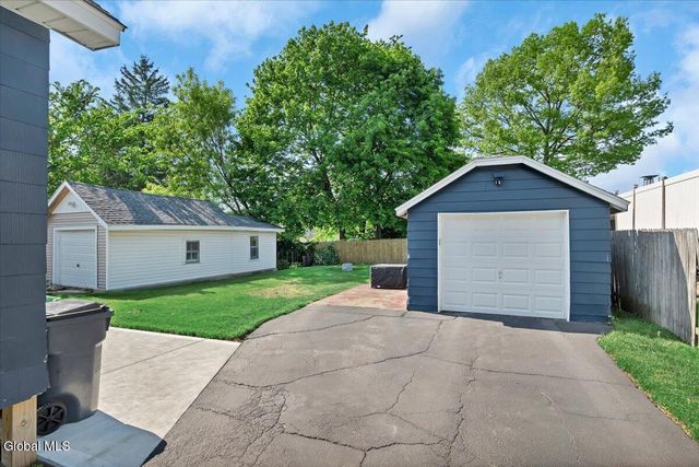 639 Poutre Avenue, Rotterdam, NY 12306