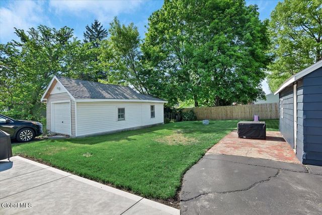 639 Poutre Avenue, Rotterdam, NY 12306