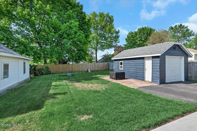 639 Poutre Avenue, Rotterdam, NY 12306