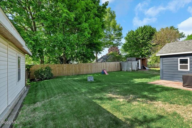 639 Poutre Avenue, Rotterdam, NY 12306