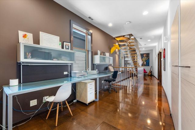 2334 W Medill Avenue, Chicago, IL 60647