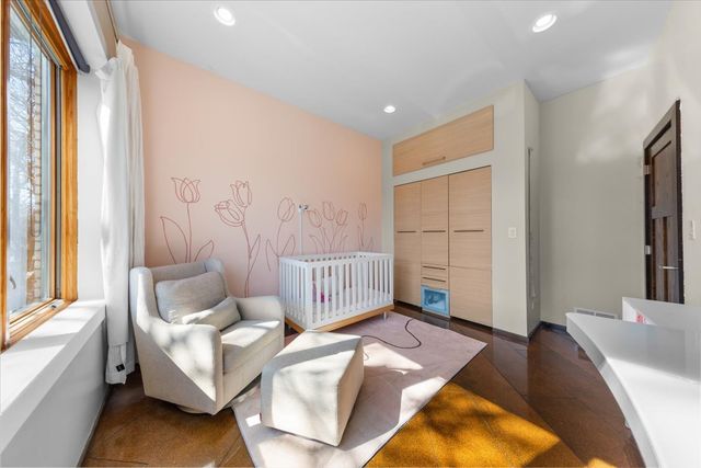 2334 W Medill Avenue, Chicago, IL 60647