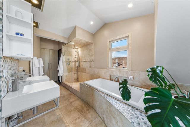 2334 W Medill Avenue, Chicago, IL 60647