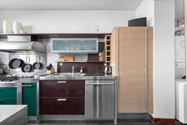 2334 W Medill Avenue, Chicago, IL 60647