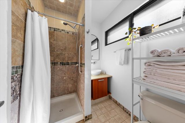 2334 W Medill Avenue, Chicago, IL 60647