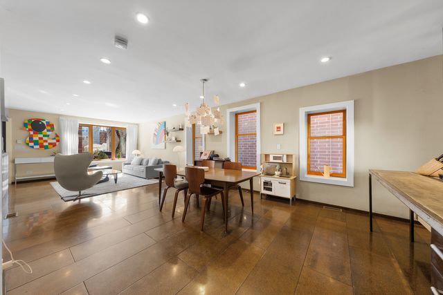 2334 W Medill Avenue, Chicago, IL 60647