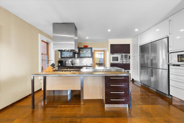 2334 W Medill Avenue, Chicago, IL 60647