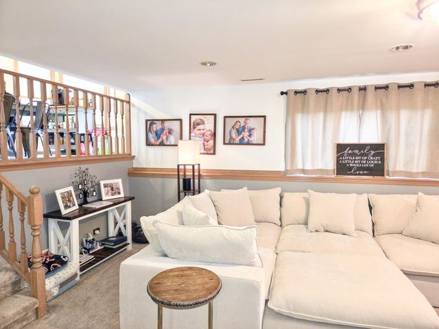 1960 Christenson Lane, Schererville, IN 46375