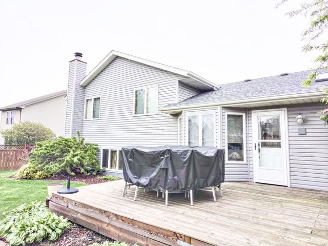 1960 Christenson Lane, Schererville, IN 46375