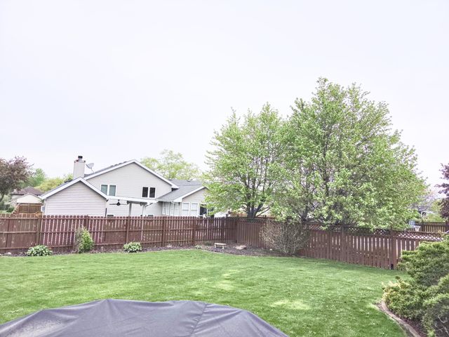 1960 Christenson Lane, Schererville, IN 46375