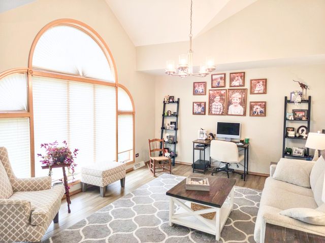 1960 Christenson Lane, Schererville, IN 46375