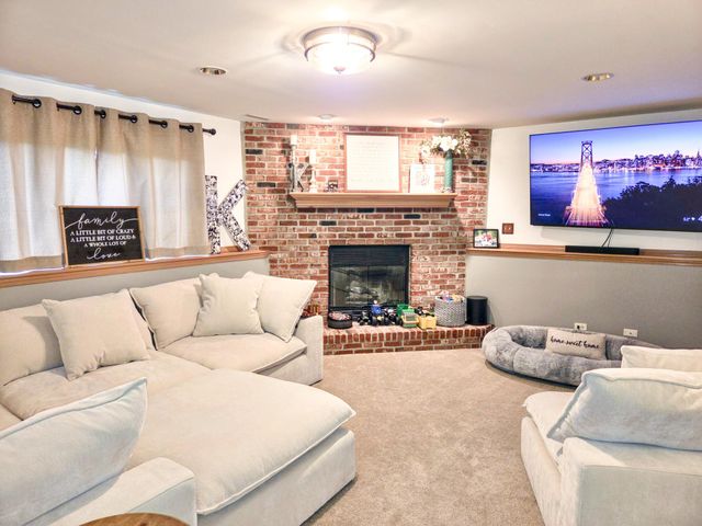 1960 Christenson Lane, Schererville, IN 46375