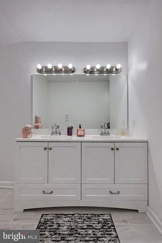 2850 MAYFIELD DR, Dover, PA 17315