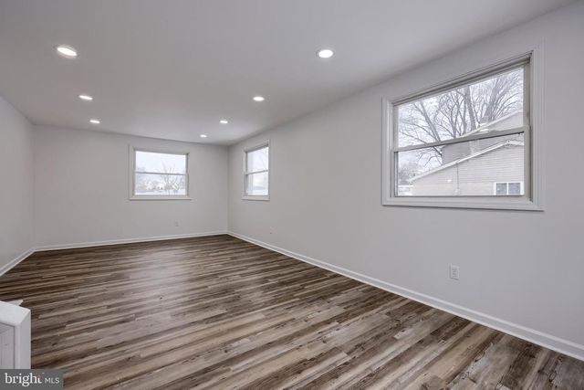 2850 MAYFIELD DR, Dover, PA 17315