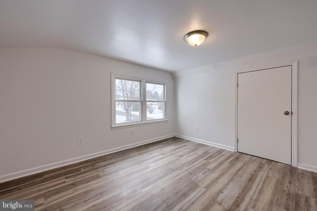 2850 MAYFIELD DR, Dover, PA 17315