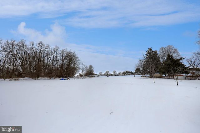 2850 MAYFIELD DR, Dover, PA 17315