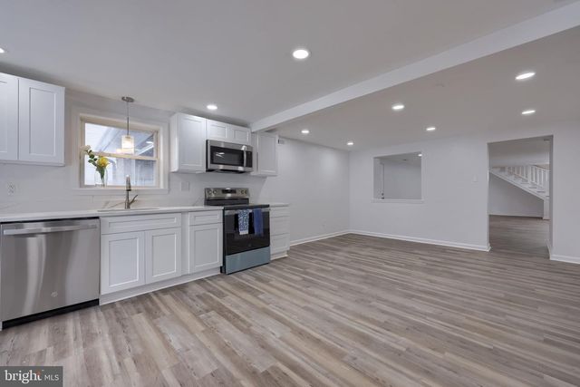 2850 MAYFIELD DR, Dover, PA 17315