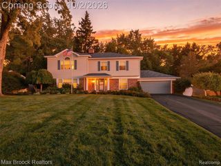 3548 Valleyview Court, West Bloomfield, MI 48323