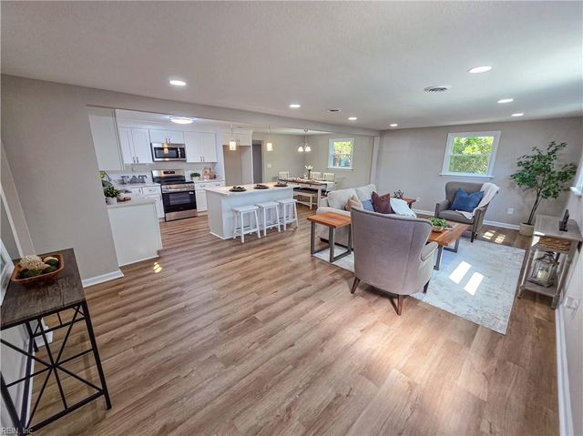 1901 Tyndall CIR, Hampton, VA 23663