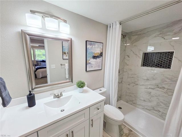 1901 Tyndall CIR, Hampton, VA 23663