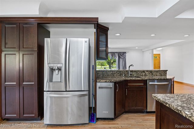 8359 Chicago Road, Warren, MI 48093