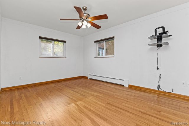 8359 Chicago Road, Warren, MI 48093