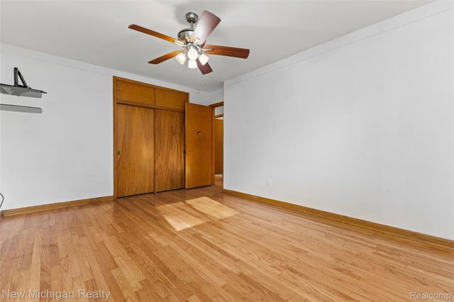 8359 Chicago Road, Warren, MI 48093