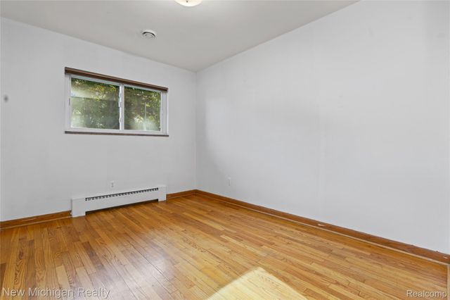 8359 Chicago Road, Warren, MI 48093