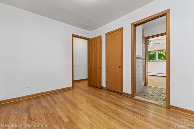 8359 Chicago Road, Warren, MI 48093