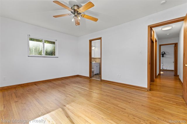 8359 Chicago Road, Warren, MI 48093