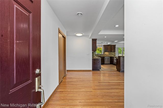 8359 Chicago Road, Warren, MI 48093